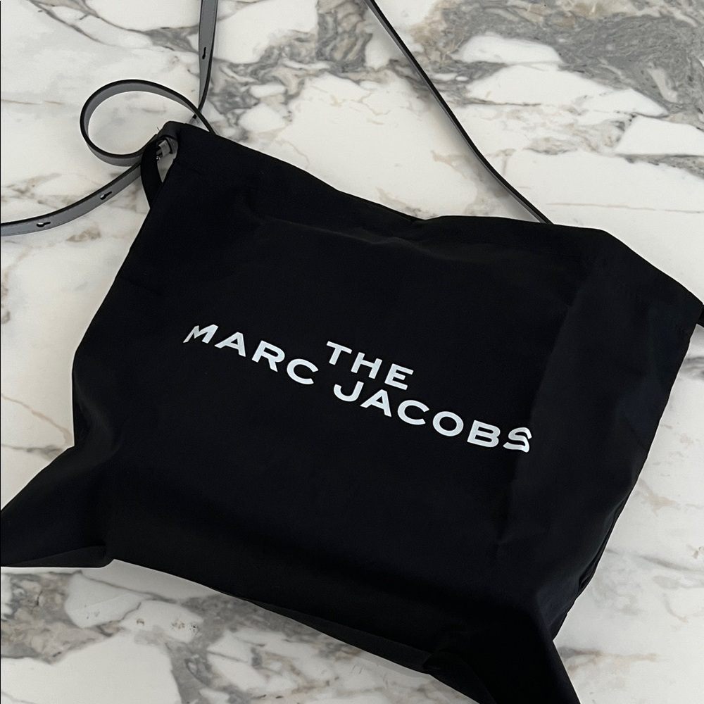 NWT - Marc Jacobs Kiss Lock Mini Tote Bag - Rock Grey - Picture 11 of 11